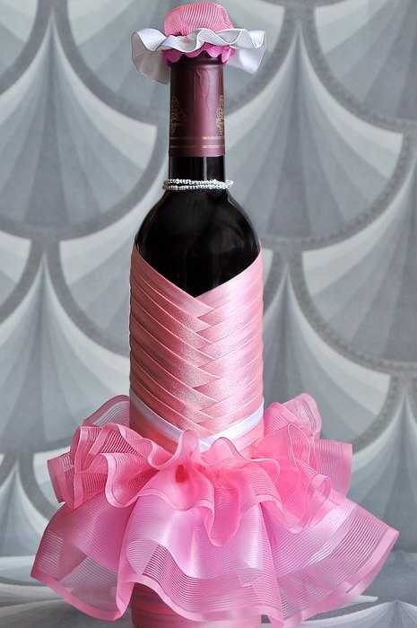 Как украсить бутылки, бокалы и другую свадебную атрибутику лентами